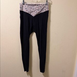 Y2K PINK Victoria's Secret med Black Leggings. Animal Print V cross Waistband